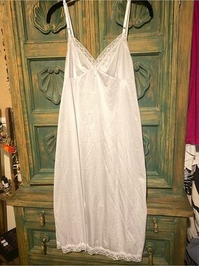 Vanity White Lace-Trim Slip